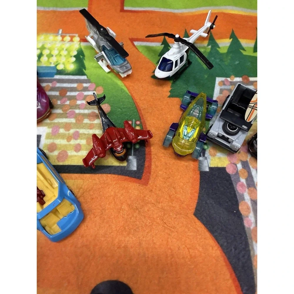 Hot Wheels Car Lot w Play Mat‎ Track Diecast Cars Mixed Lot Kids Toy Bundle